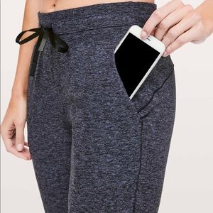 Lululemon Size 8 Ready to Rulu Jogger